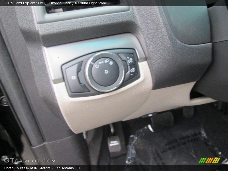 Tuxedo Black / Medium Light Stone 2015 Ford Explorer FWD