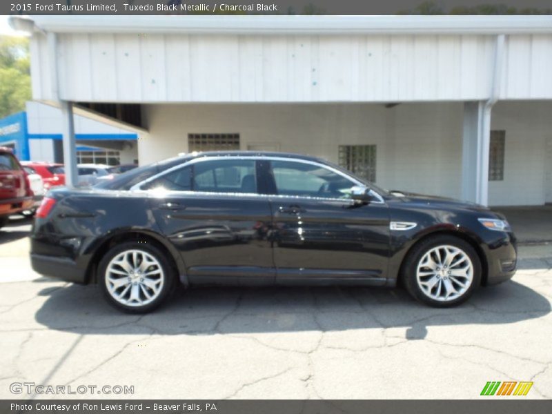 Tuxedo Black Metallic / Charcoal Black 2015 Ford Taurus Limited