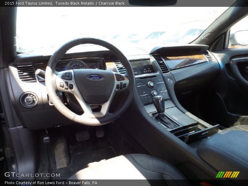 Tuxedo Black Metallic / Charcoal Black 2015 Ford Taurus Limited