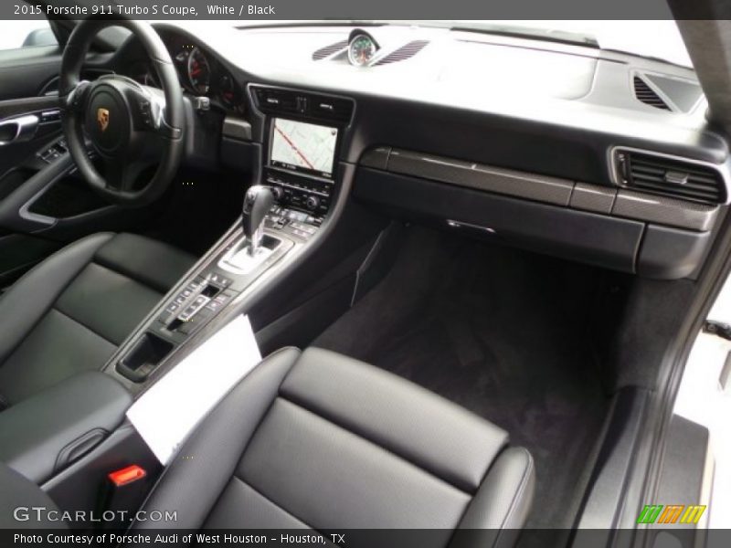 Dashboard of 2015 911 Turbo S Coupe