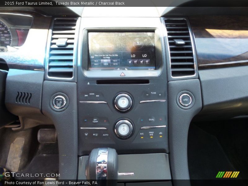 Tuxedo Black Metallic / Charcoal Black 2015 Ford Taurus Limited