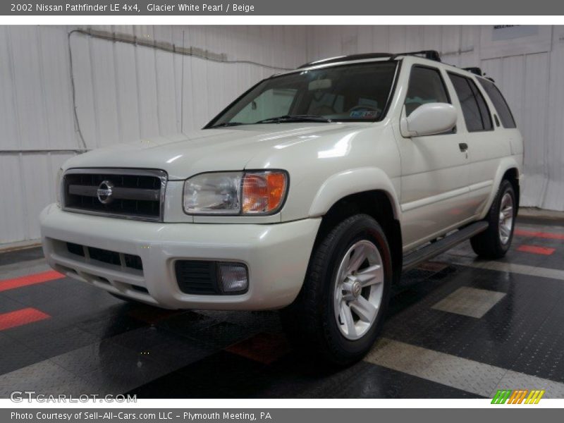 Glacier White Pearl / Beige 2002 Nissan Pathfinder LE 4x4