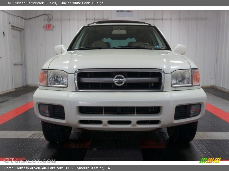 Glacier White Pearl / Beige 2002 Nissan Pathfinder LE 4x4