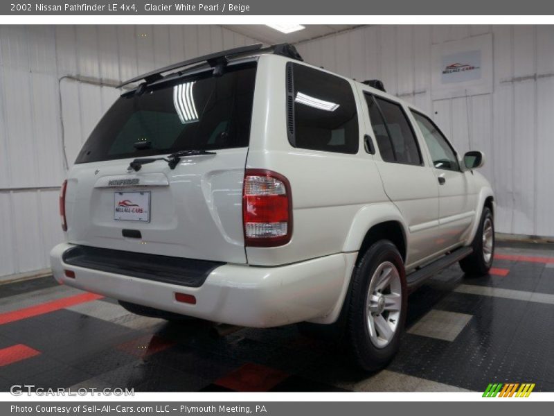 Glacier White Pearl / Beige 2002 Nissan Pathfinder LE 4x4