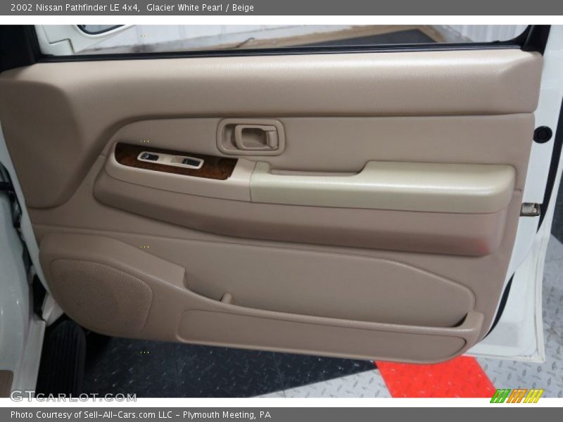 Glacier White Pearl / Beige 2002 Nissan Pathfinder LE 4x4