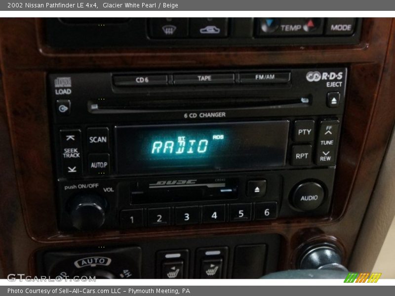 Glacier White Pearl / Beige 2002 Nissan Pathfinder LE 4x4