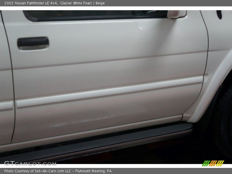 Glacier White Pearl / Beige 2002 Nissan Pathfinder LE 4x4