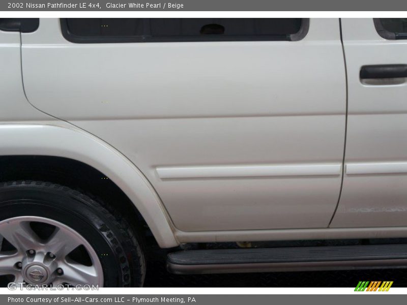 Glacier White Pearl / Beige 2002 Nissan Pathfinder LE 4x4