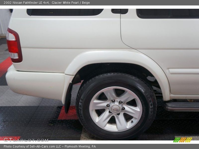 Glacier White Pearl / Beige 2002 Nissan Pathfinder LE 4x4