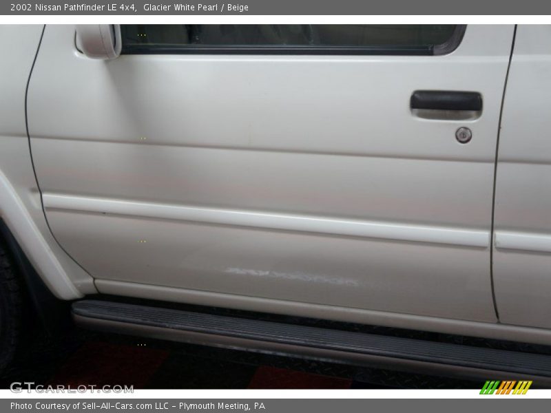 Glacier White Pearl / Beige 2002 Nissan Pathfinder LE 4x4