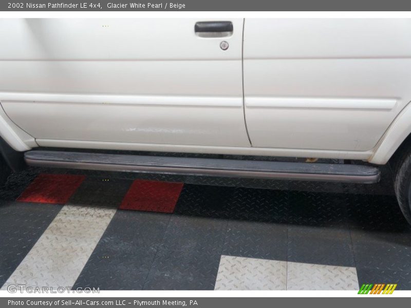 Glacier White Pearl / Beige 2002 Nissan Pathfinder LE 4x4