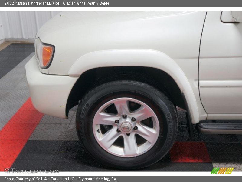 Glacier White Pearl / Beige 2002 Nissan Pathfinder LE 4x4