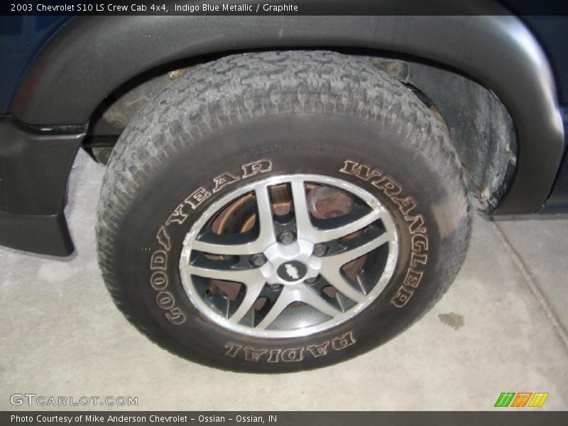 Indigo Blue Metallic / Graphite 2003 Chevrolet S10 LS Crew Cab 4x4