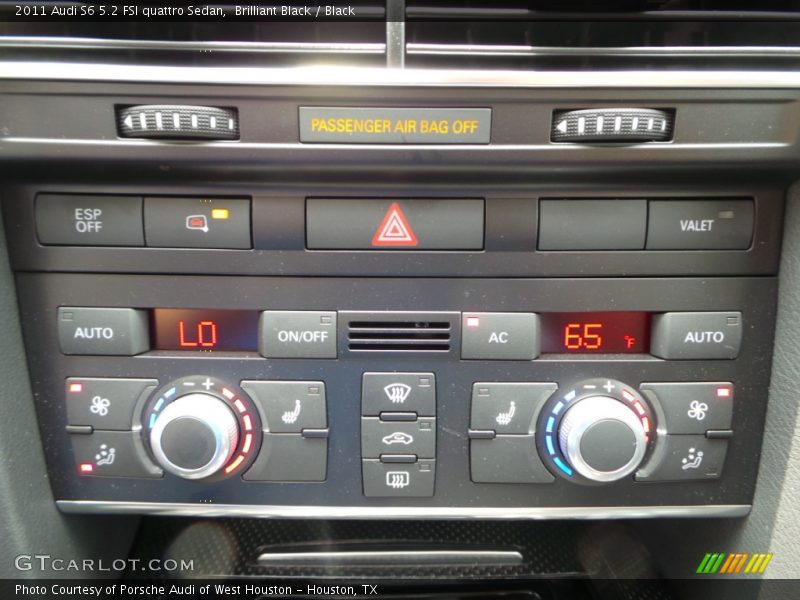 Controls of 2011 S6 5.2 FSI quattro Sedan