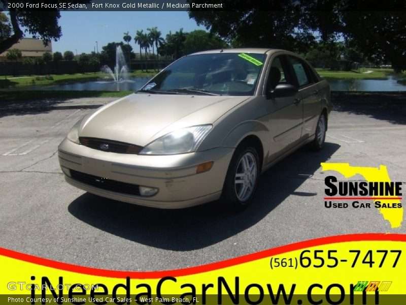 Fort Knox Gold Metallic / Medium Parchment 2000 Ford Focus SE Sedan