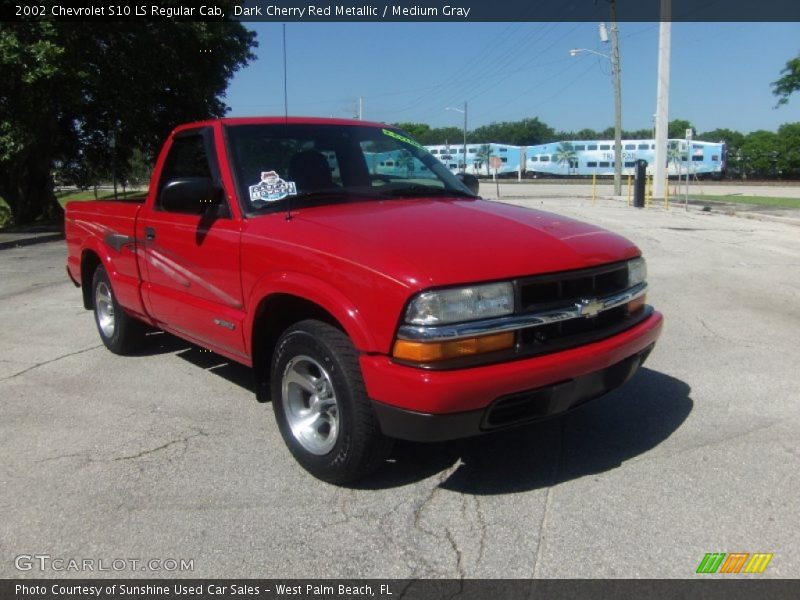 Front 3/4 View of 2002 S10 LS Regular Cab
