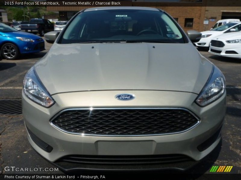 Tectonic Metallic / Charcoal Black 2015 Ford Focus SE Hatchback