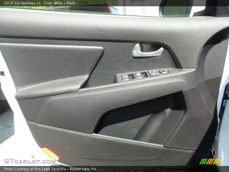 Clear White / Black 2015 Kia Sportage LX