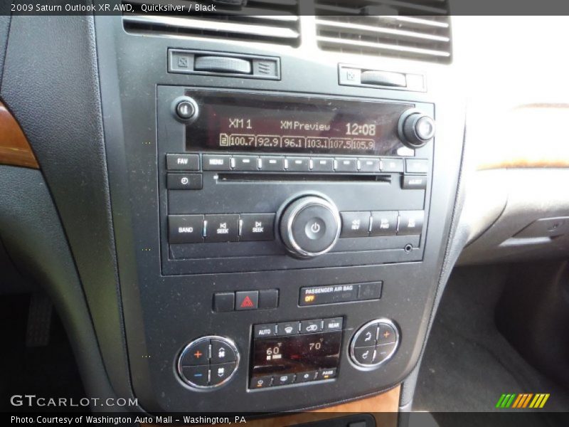 Quicksilver / Black 2009 Saturn Outlook XR AWD