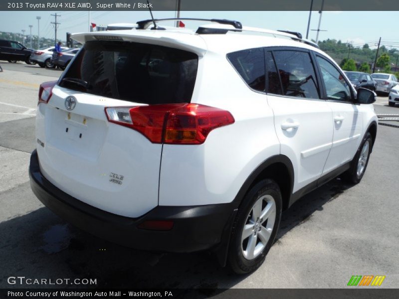 Super White / Black 2013 Toyota RAV4 XLE AWD