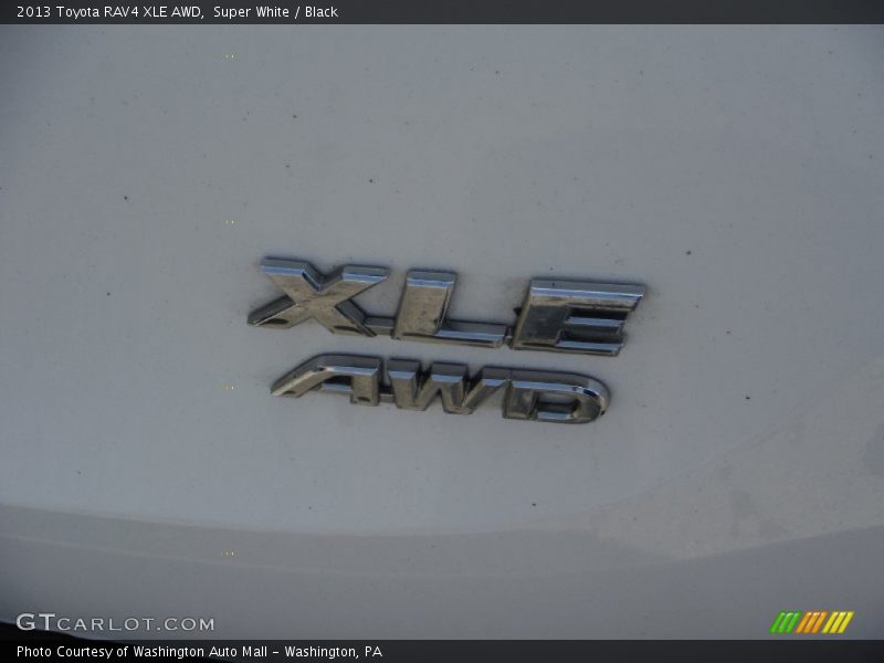 Super White / Black 2013 Toyota RAV4 XLE AWD