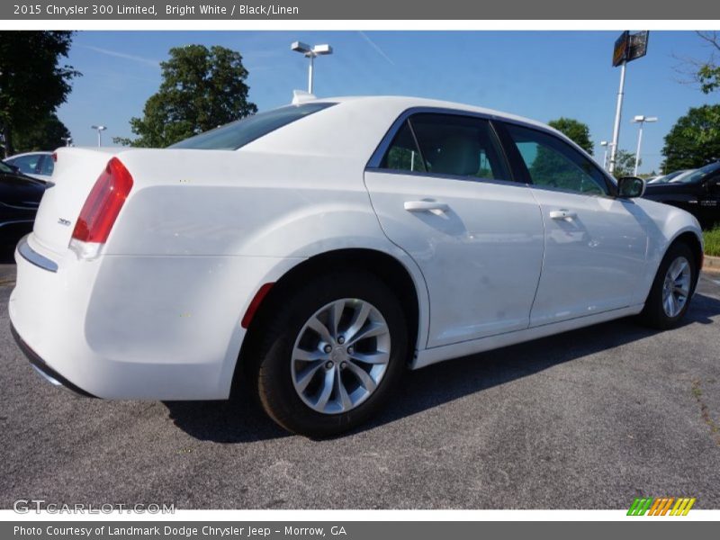 Bright White / Black/Linen 2015 Chrysler 300 Limited