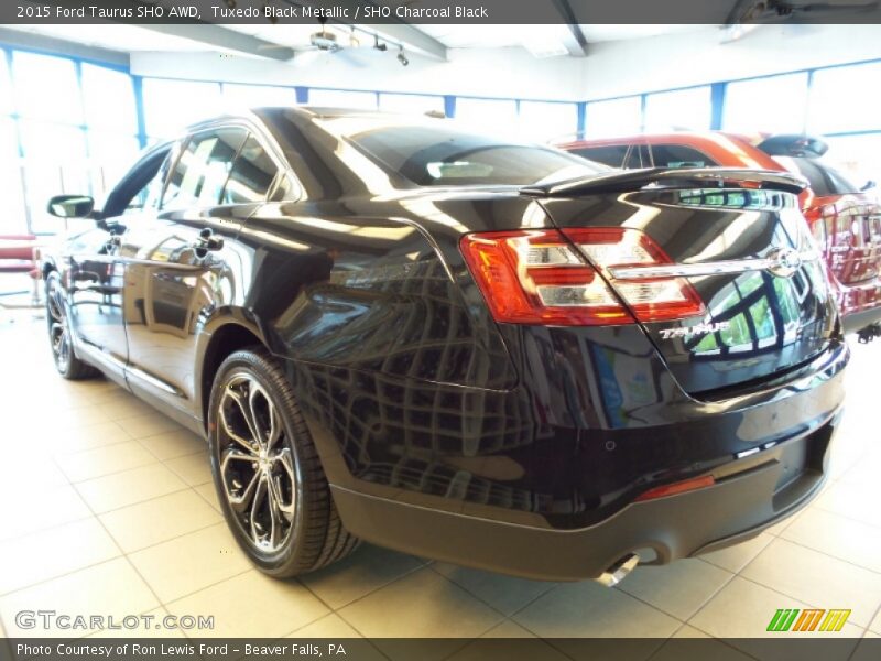  2015 Taurus SHO AWD Tuxedo Black Metallic