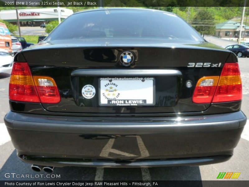 Jet Black / Black 2005 BMW 3 Series 325xi Sedan