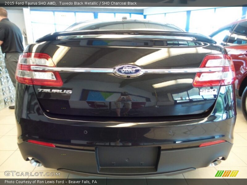 Tuxedo Black Metallic / SHO Charcoal Black 2015 Ford Taurus SHO AWD