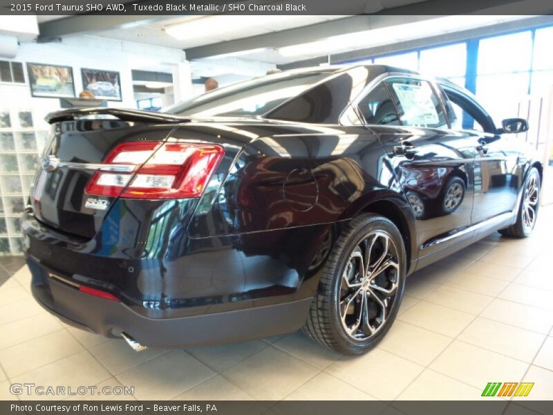 Tuxedo Black Metallic / SHO Charcoal Black 2015 Ford Taurus SHO AWD