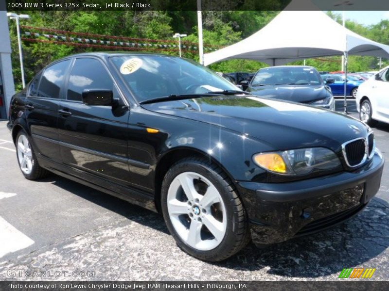 Front 3/4 View of 2005 3 Series 325xi Sedan