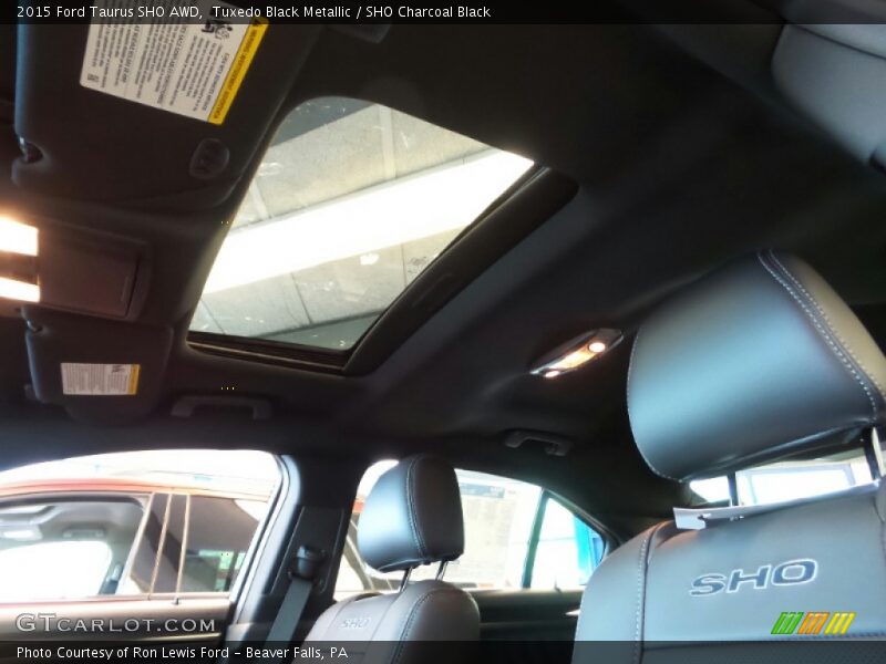 Tuxedo Black Metallic / SHO Charcoal Black 2015 Ford Taurus SHO AWD