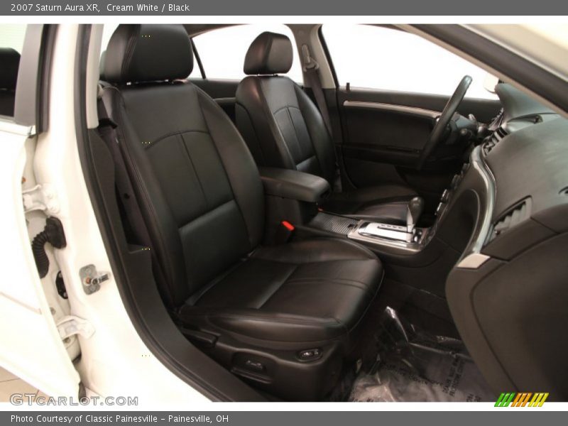 Cream White / Black 2007 Saturn Aura XR