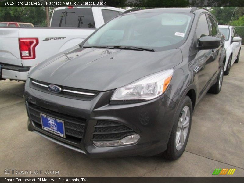 Magnetic Metallic / Charcoal Black 2015 Ford Escape SE