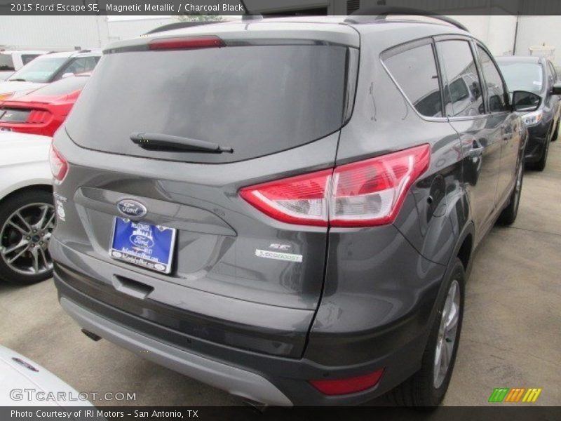 Magnetic Metallic / Charcoal Black 2015 Ford Escape SE