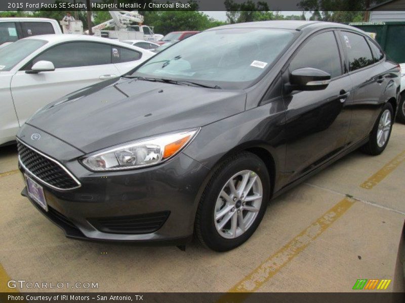 Magnetic Metallic / Charcoal Black 2015 Ford Focus SE Sedan