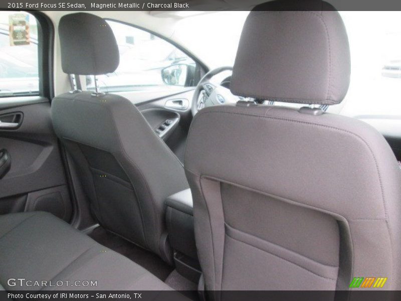 Magnetic Metallic / Charcoal Black 2015 Ford Focus SE Sedan