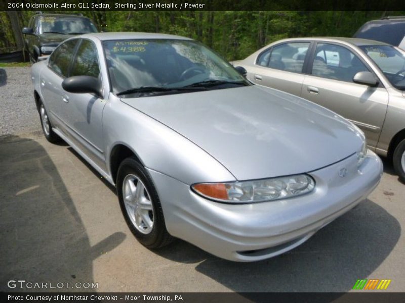 Front 3/4 View of 2004 Alero GL1 Sedan