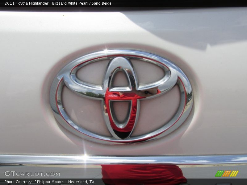 Blizzard White Pearl / Sand Beige 2011 Toyota Highlander