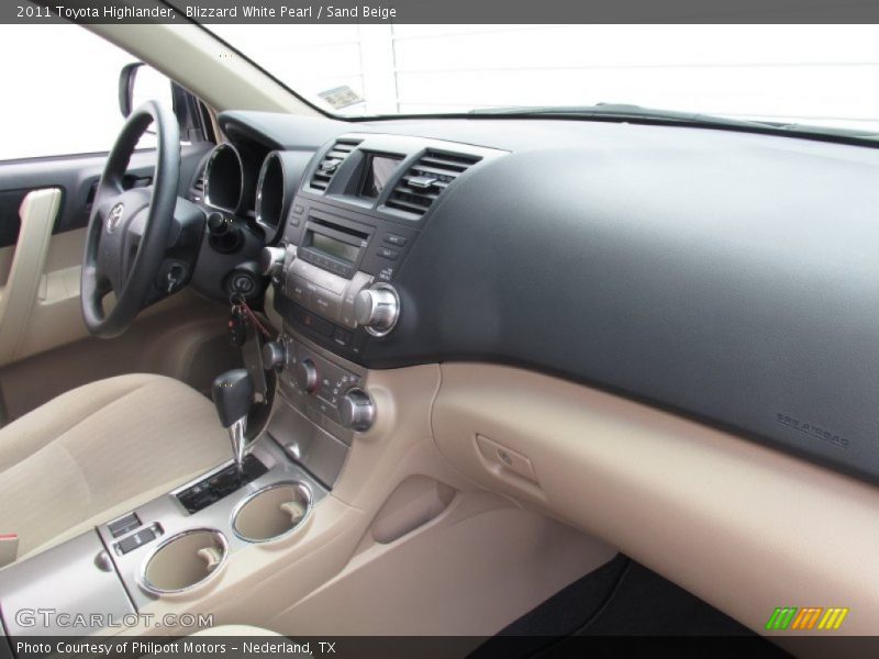 Blizzard White Pearl / Sand Beige 2011 Toyota Highlander