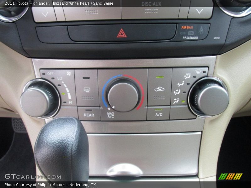 Blizzard White Pearl / Sand Beige 2011 Toyota Highlander