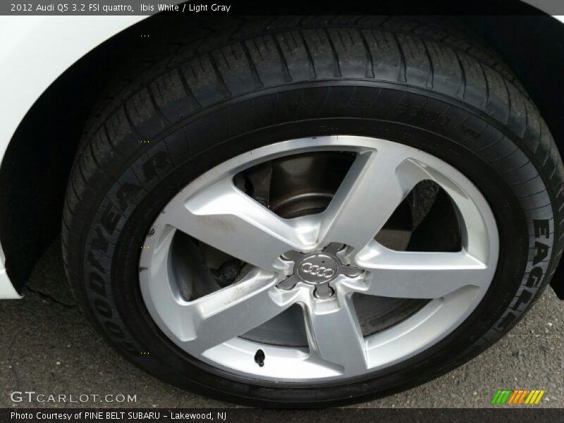 Ibis White / Light Gray 2012 Audi Q5 3.2 FSI quattro