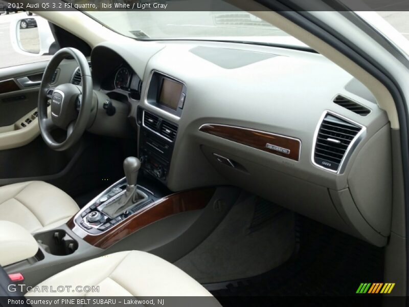 Ibis White / Light Gray 2012 Audi Q5 3.2 FSI quattro