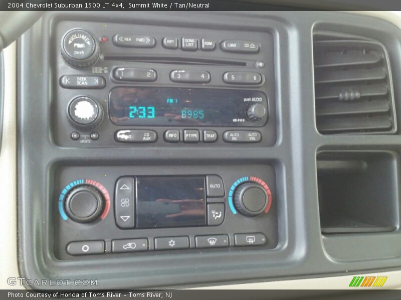 Summit White / Tan/Neutral 2004 Chevrolet Suburban 1500 LT 4x4