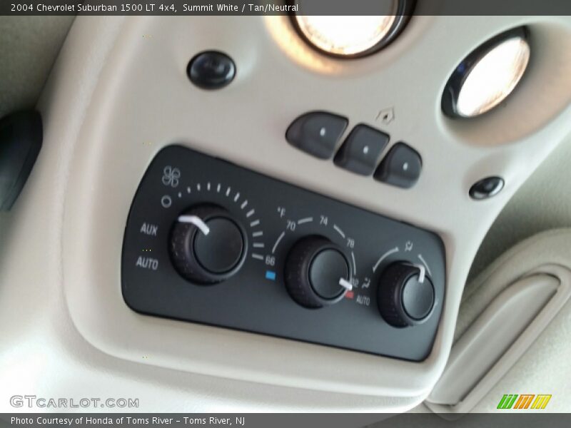 Summit White / Tan/Neutral 2004 Chevrolet Suburban 1500 LT 4x4