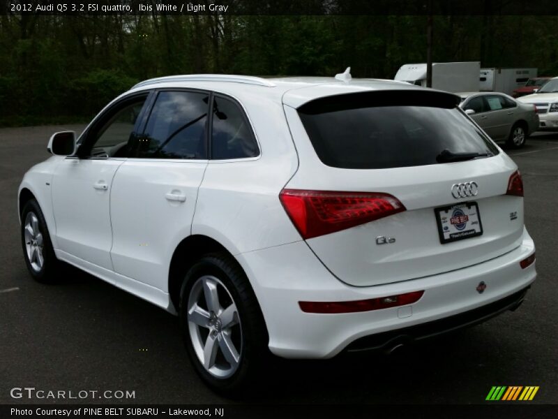 Ibis White / Light Gray 2012 Audi Q5 3.2 FSI quattro