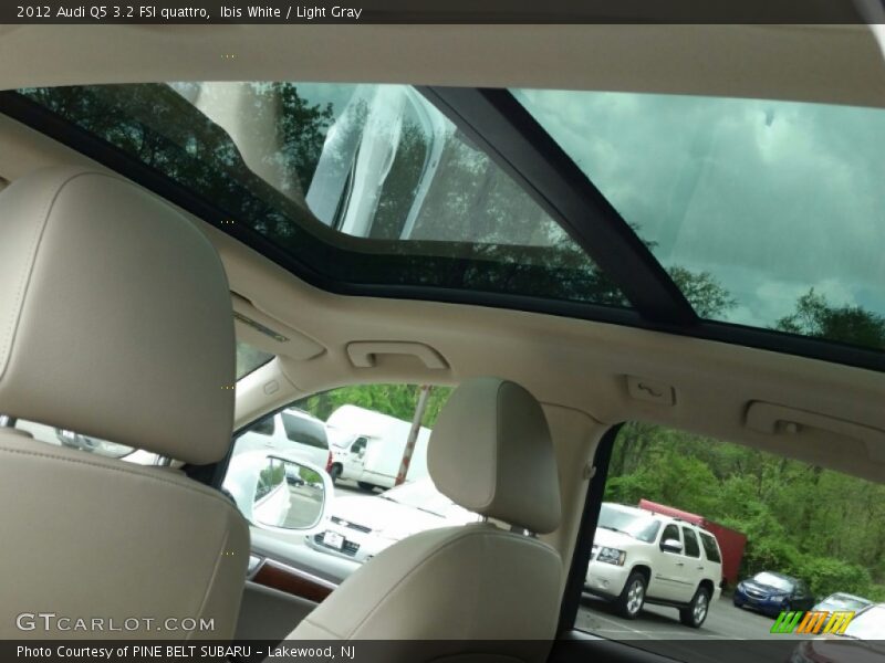 Ibis White / Light Gray 2012 Audi Q5 3.2 FSI quattro
