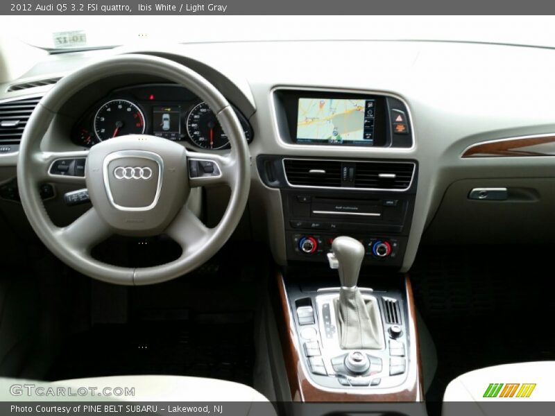 Ibis White / Light Gray 2012 Audi Q5 3.2 FSI quattro