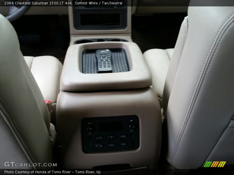 Summit White / Tan/Neutral 2004 Chevrolet Suburban 1500 LT 4x4