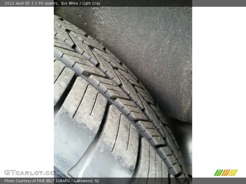 Ibis White / Light Gray 2012 Audi Q5 3.2 FSI quattro